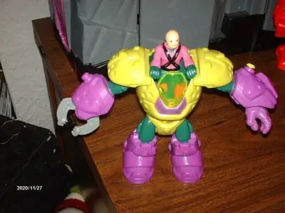 MARVEL HERO APPELEZ AU 514-927-7083