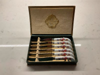 Set of 6 vintage Royal Crown Derby “Posie” butter knives