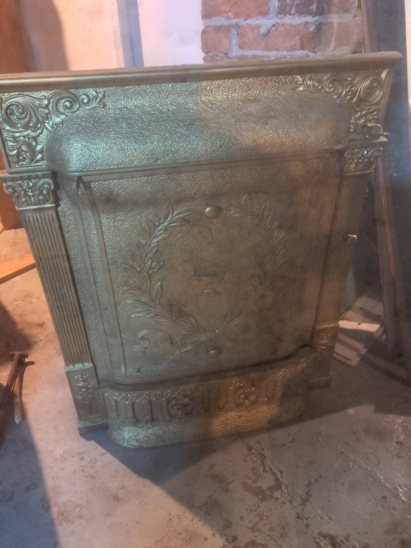 Antique cast iron fireplace in Fireplace & Firewood in London - Image 2