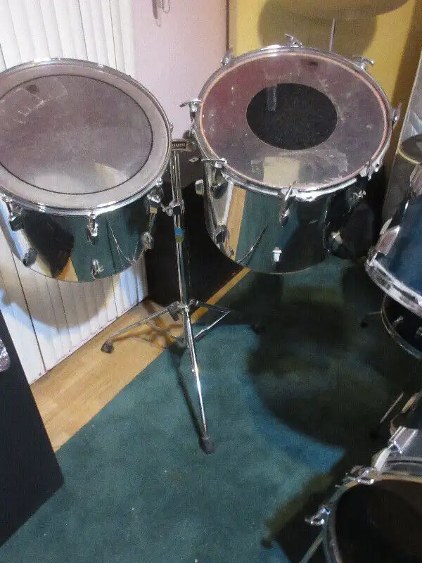 Concert TOM tambour 15" et 16" Ludwig stand in Drums & Percussion in Laval / North Shore - Image 7