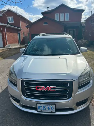 GMC Acadia 2015 - 7 seater with leather seats - Automatic - Fuel (gas) - 239000 KMS - Single owner -...