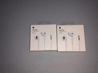 EarPods - wired headset with Lightning controls (x2)
