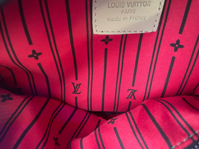 Sac Louis Vuitton  dans Hommes  à Ville de Québec - Image 4