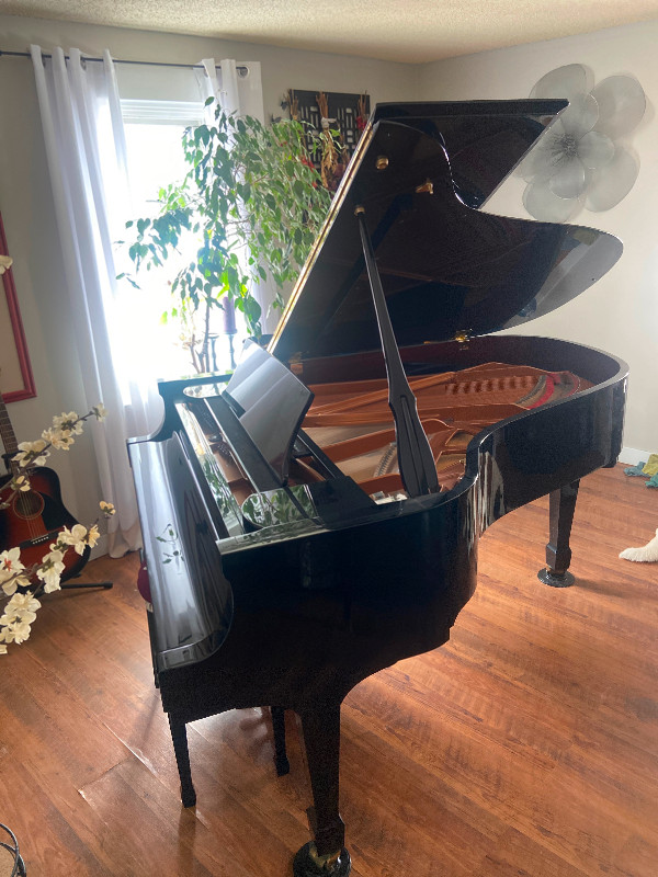 Grand Piano in Pianos & Keyboards in Calgary - Image 2