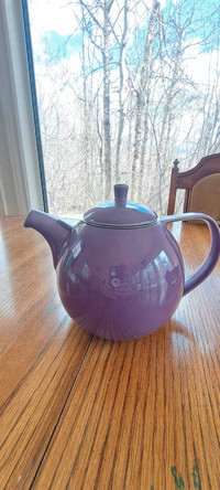 For Life Curve 45-Ounce Teapot