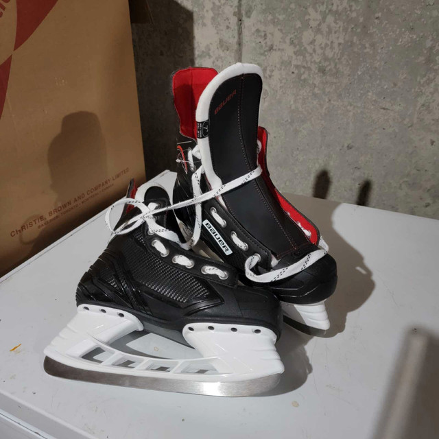 Bauer Skating Shoe in Skates & Blades in Edmonton - Image 4
