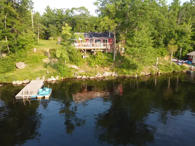 ►►CANCELLATION !WATERFRONT COTTAGE - 20FT FROM LAKE RARE◄◄ in Ontario in Canada - Image 2