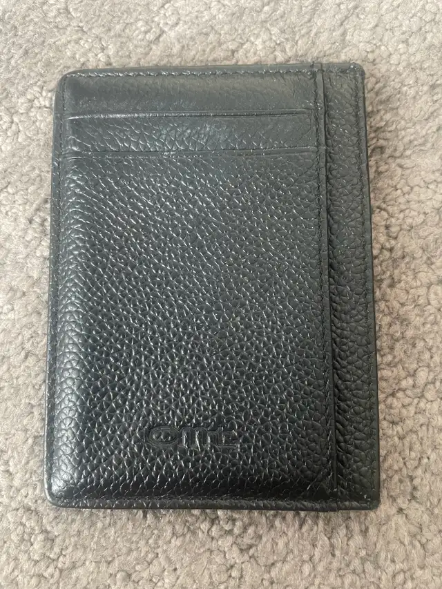 OMT Men’s wallet in Men's in Calgary - Image 2