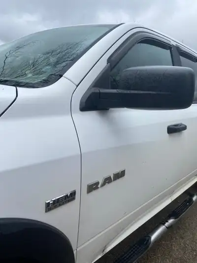 Dodge Ram 1500 hemi 
