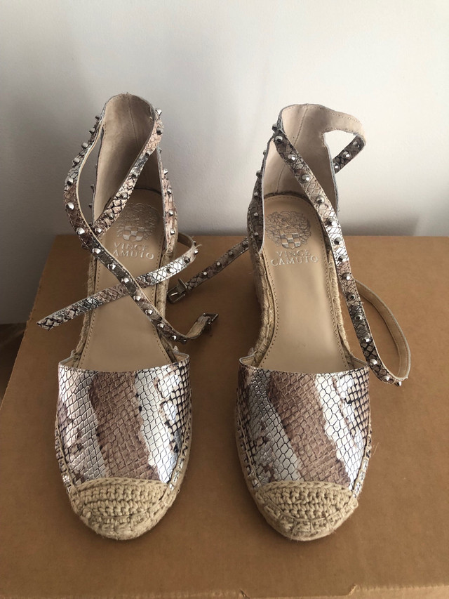 Vince Camuto 6.5 chaussures en cuir/ learher shoes dans Femmes - Chaussures  à Ouest de l’Île