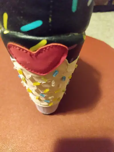 Cupcake wedge heel - sz 5, View more