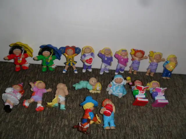 1984 Cabbage Patch minis 2 1/2"H $8 ea doll or 3 for $20. These63683058379393120