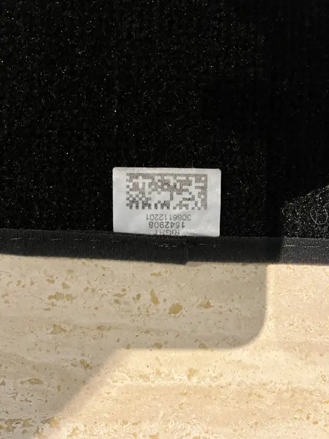 Genuine BMW 3 Series Carpeted Floor Mat - Front and Rear in Other Parts & Accessories in City of Toronto - Image 5