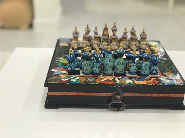 Antique Asian Chess Set (Unwrapped) in Arts & Collectibles in Oakville / Halton Region - Image 4