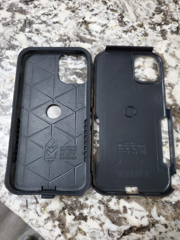 iPhone 11 OtterBox csse in Cell Phone Accessories in Oakville / Halton Region