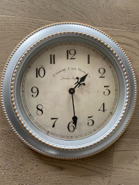 Round Wall Clock for Sale