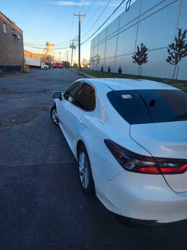 camry hybrid le 2022 dans Autos et camions  à Ville de Montréal - Image 3