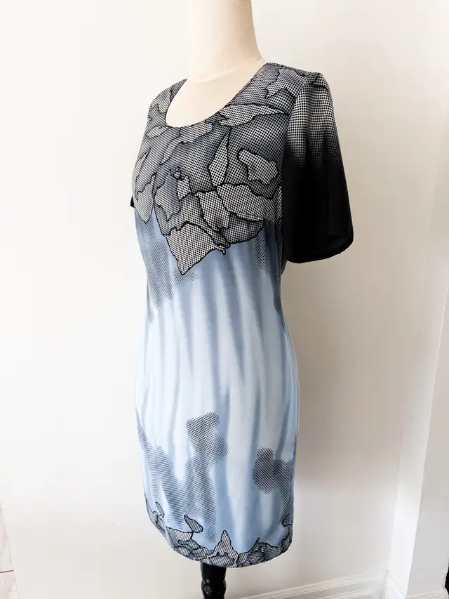 Vintage Dress - Made in Europe in Women's - Dresses & Skirts in Kitchener / Waterloo - Image 7