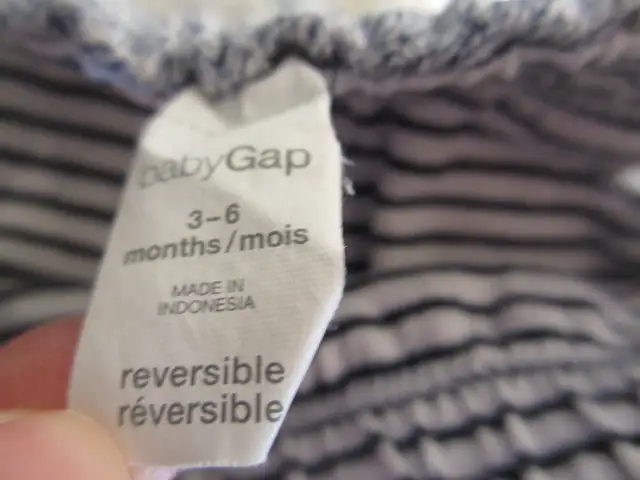 Pantalons réversibles Baby Gap 3-6 mois (C205) in Clothing - 3-6 Months in City of Montréal - Image 4