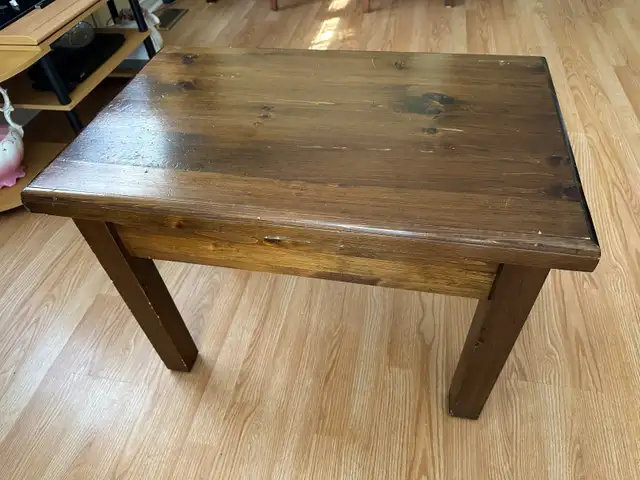 Wooden side table in Coffee Tables in Mississauga / Peel Region - Image 3