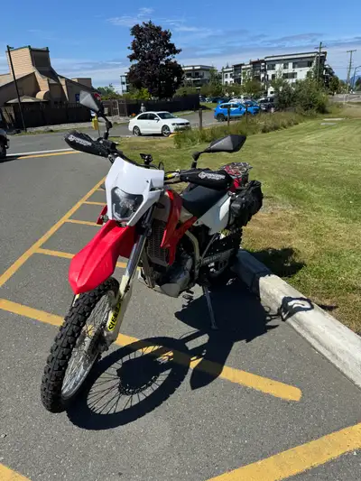 2010 klx 250s converted to 300cc, fmf full exhaust system. Oversized fuel tank. Ready to ride, fully...