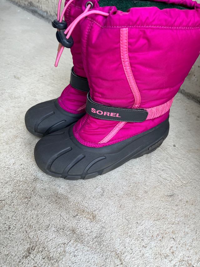 Sorel Winter Boots kids Size 5 - Excellent condition  in Women's - Shoes in Oakville / Halton Region
