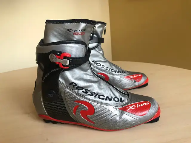 Rossignol Xium Carbon Skate Boots 42 in Ski in Calgary - Image 3