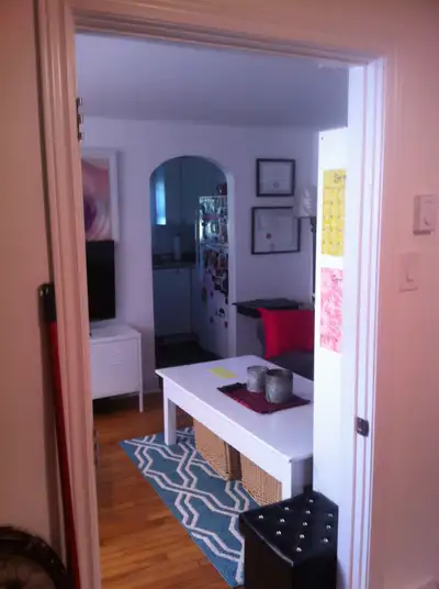 Clean and bright 1 bedroom apartment available September 1st. This is a ground level apartment in a...