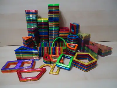 HUGE lot of 322 Magformers and Picasso Tiles. No off brand tiles, all marked Magformers or Picasso....