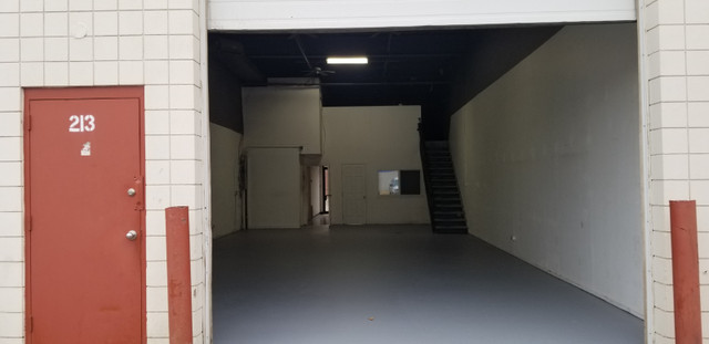 1400 sqft Warehouse bay for lease in Commercial & Office Space for Rent in Calgary - Image 4