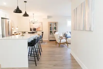 2 Beds 1 Bath Apartment