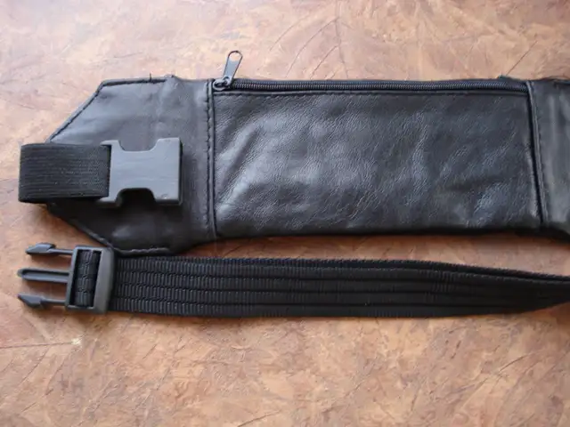 Slim Leather Fanny Pack in Other in Granby - Image 4