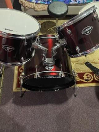 Drum set in Drums & Percussion in Oshawa / Durham Region - Image 2