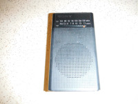 Vintage Sony FM/AM Radio With Speaker ICF-P26