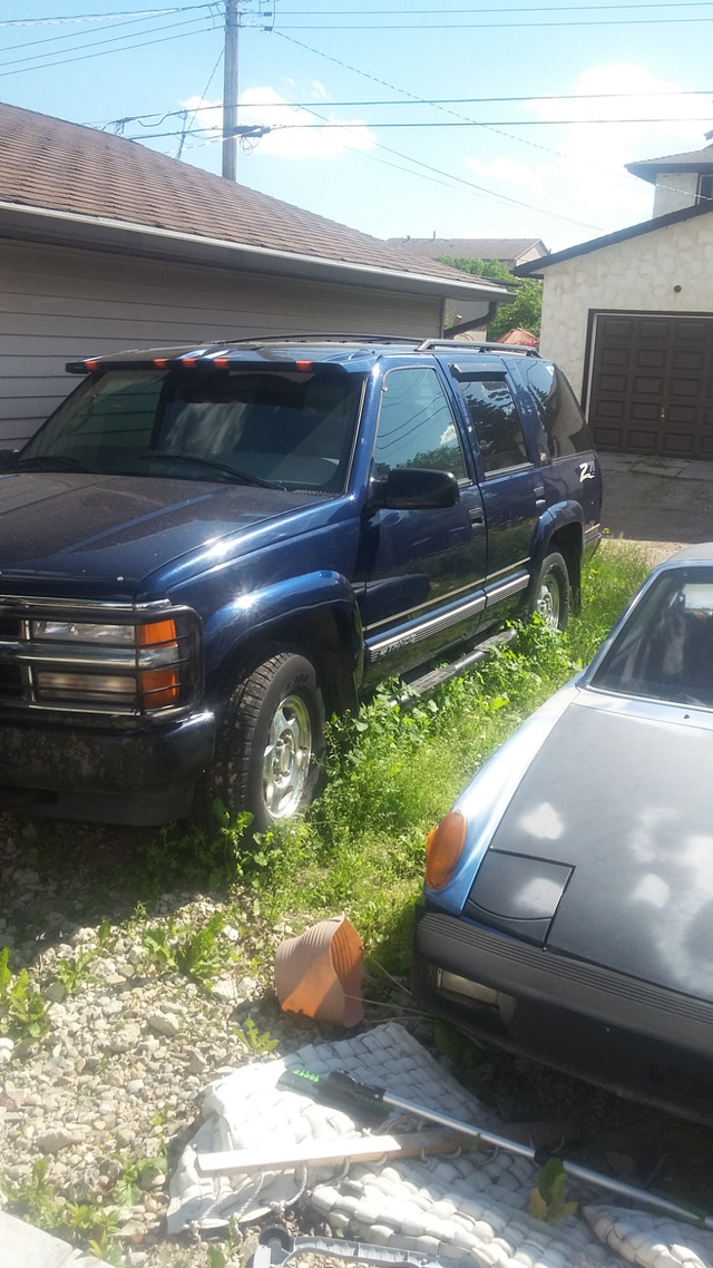 1998 tahoe project  needs work. in Cars & Trucks in Calgary - Image 2