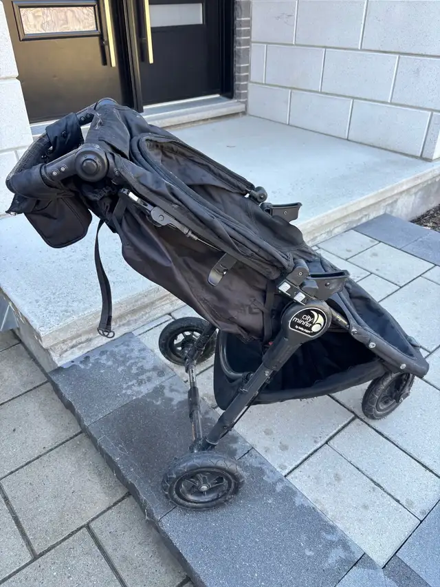 Cityscape - Baby Stroller in Strollers, Carriers & Car Seats in Ottawa - Image 4