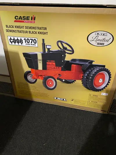 " NEW IN BOX " CASE 1070 AGRI KING BLACK KNIGHT DEMONSTRATOR " PEDAL TRACTOR. A ONE TIME PRODUCTION...