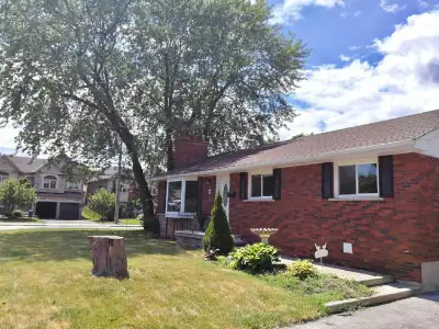 Welcome to this amazing Bungalow located in a soughafter neighborhood in the heart of Burlington. *P...