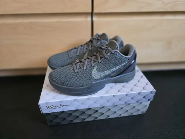 Kobe 6 Fade to Black size 8 in Men's Shoes in Mississauga / Peel Region - Image 2