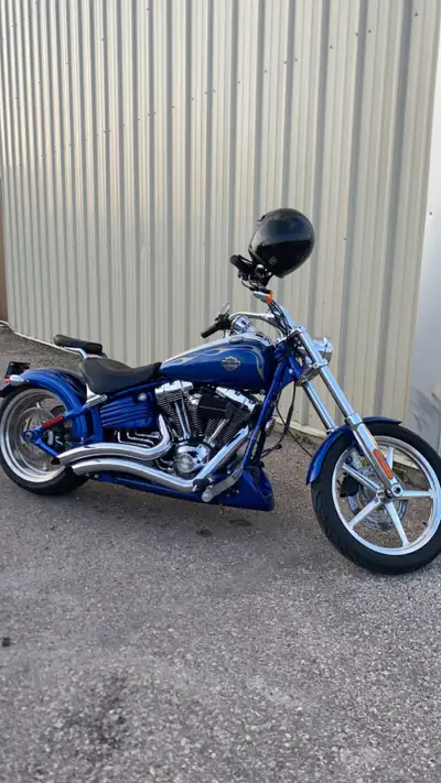 2009 Harley Davidson Rocker C, Vance and Hines exhaust, New rear tire, Fresh Safety, Recent service,...