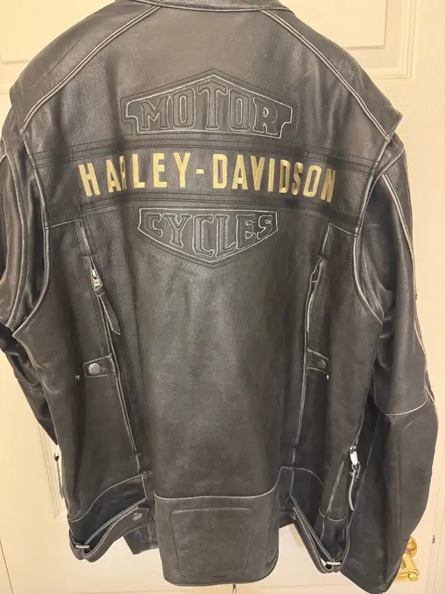 BNWT 2X-Large Harley Davidson Leather Jacket-$550 in Motorcycle Parts & Accessories in Hamilton - Image 5