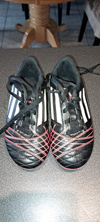 soulier soccer adidas in All Categories in Greater Montr al