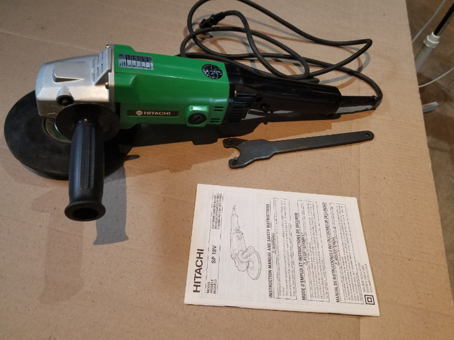 Hitachi SP18V 7-Inch Heavy-Duty Electronic Variable Speed Sander in Power Tools in Kitchener / Waterloo