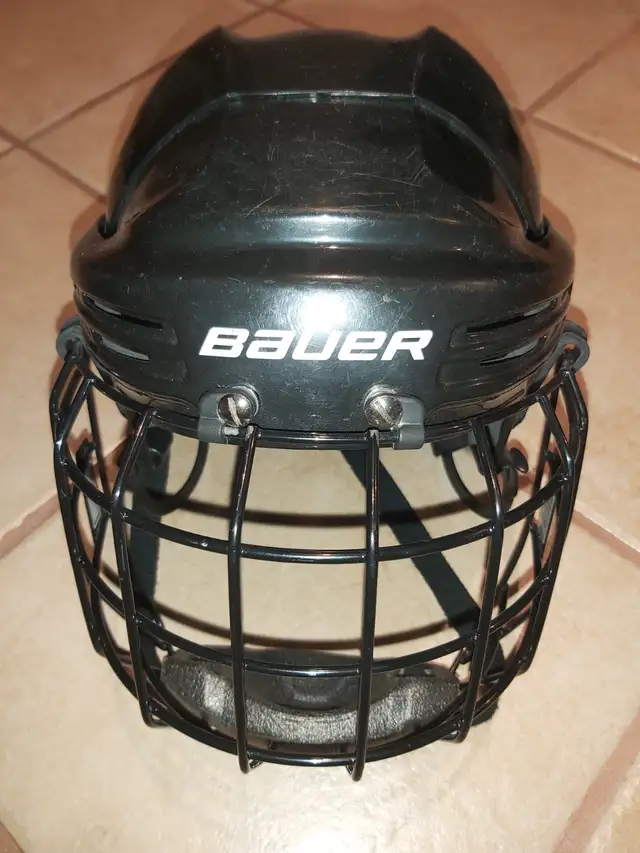 USED KIDS' HOCKEY EQUIPMENT HELMET GLOVES PANTS KNEE ELBOW PADS in Hockey in City of Toronto - Image 3