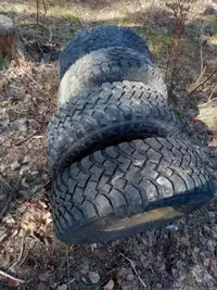 31x10.5R15LT Mud Tires On 6 Bolt Dodge Rims