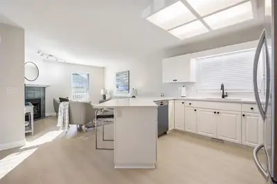 Spacious 5 Bedroom Home for Rent – Prime Fraser Heights Location! Beautiful 5-bedroom, 3 bathroom fu...