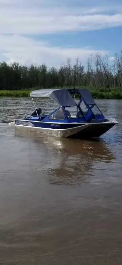 310 hp eco boost engine Yamaha 20 hp kicker on swivel bracket Dual deep cycle batteries Walk through...