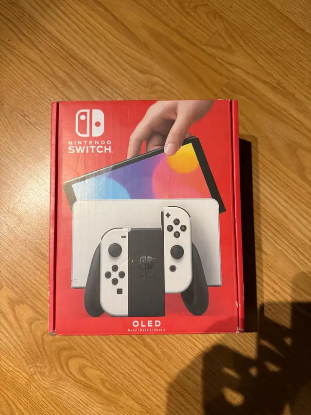 Nintendo Switch OLED in Nintendo Switch in City of Montréal - Image 2