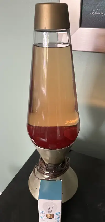 Vintage Underwriter Labratories Original 1960-1970 Lava Lite Lamp Light Gold/Red, Excellent! Comes w...