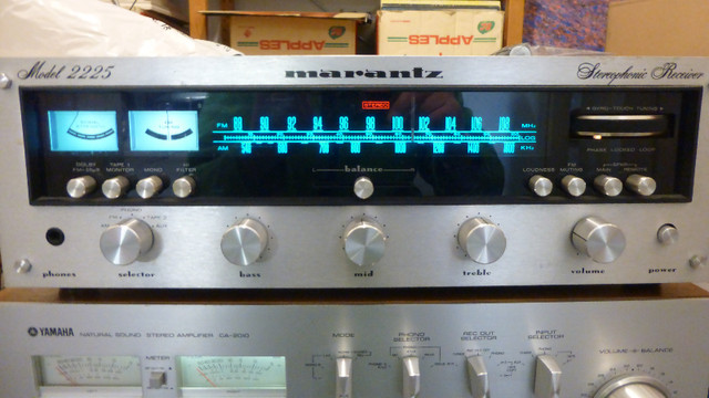 Marantz 2225 for Sale ( Vintage Gear ) in Stereo Systems & Home Theatre in Calgary - Image 2